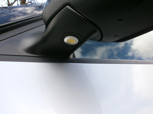 dome light tap for welcome light and footwell led Toyota FJ